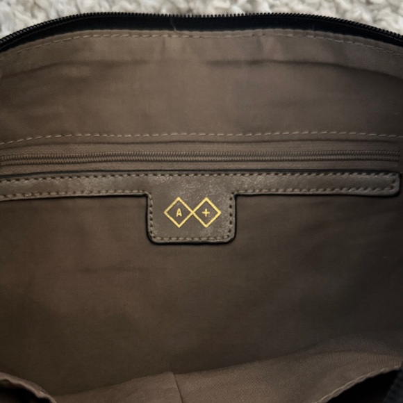 A+ Elegant Large Brown Shoulder/Cross Body Bag - Picture 7 of 7